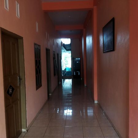Oyo 92231 Penginapan Tanjung Alang Syariah Makassar Buitenkant foto
