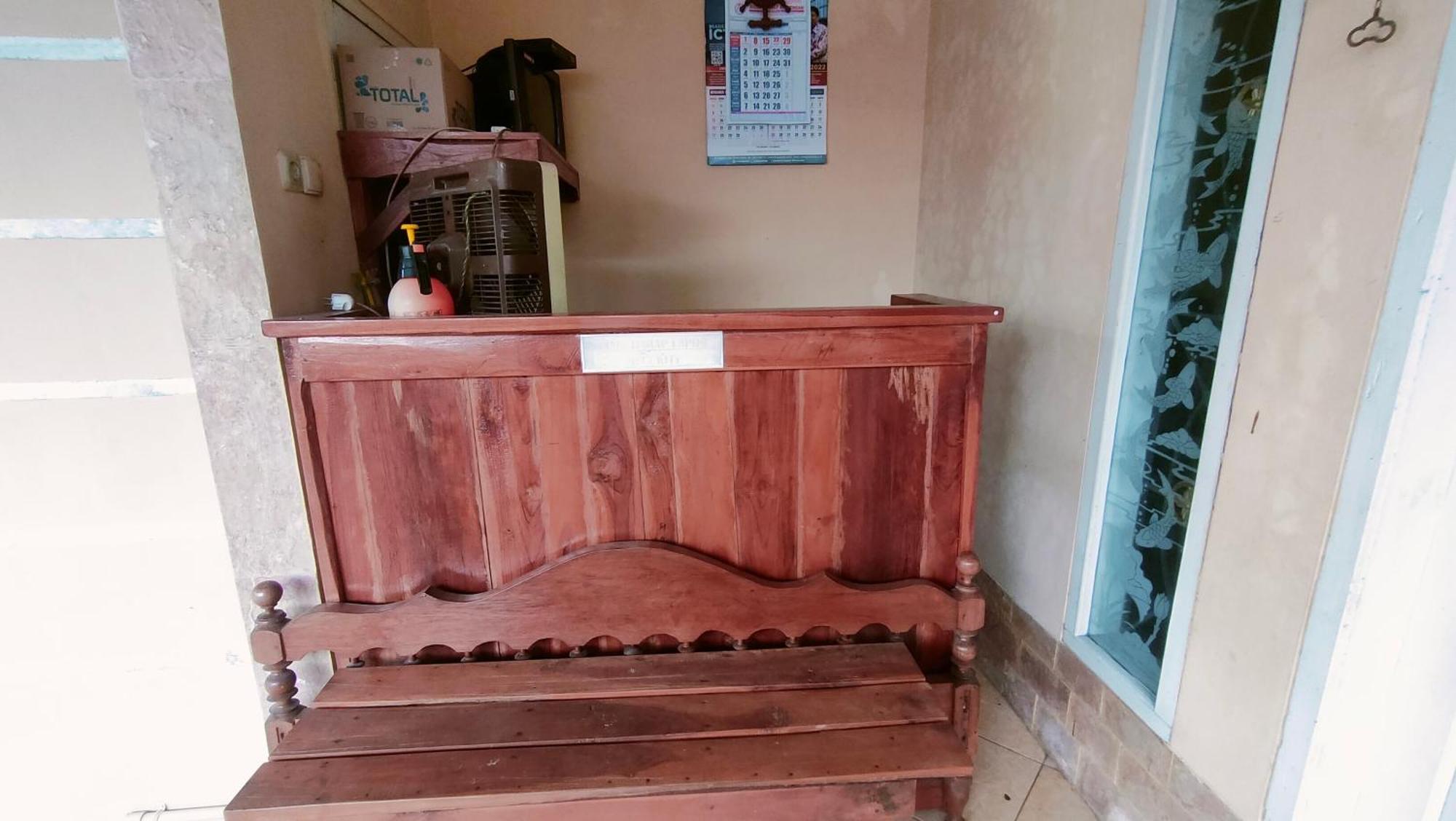 Oyo 92231 Penginapan Tanjung Alang Syariah Makassar Buitenkant foto