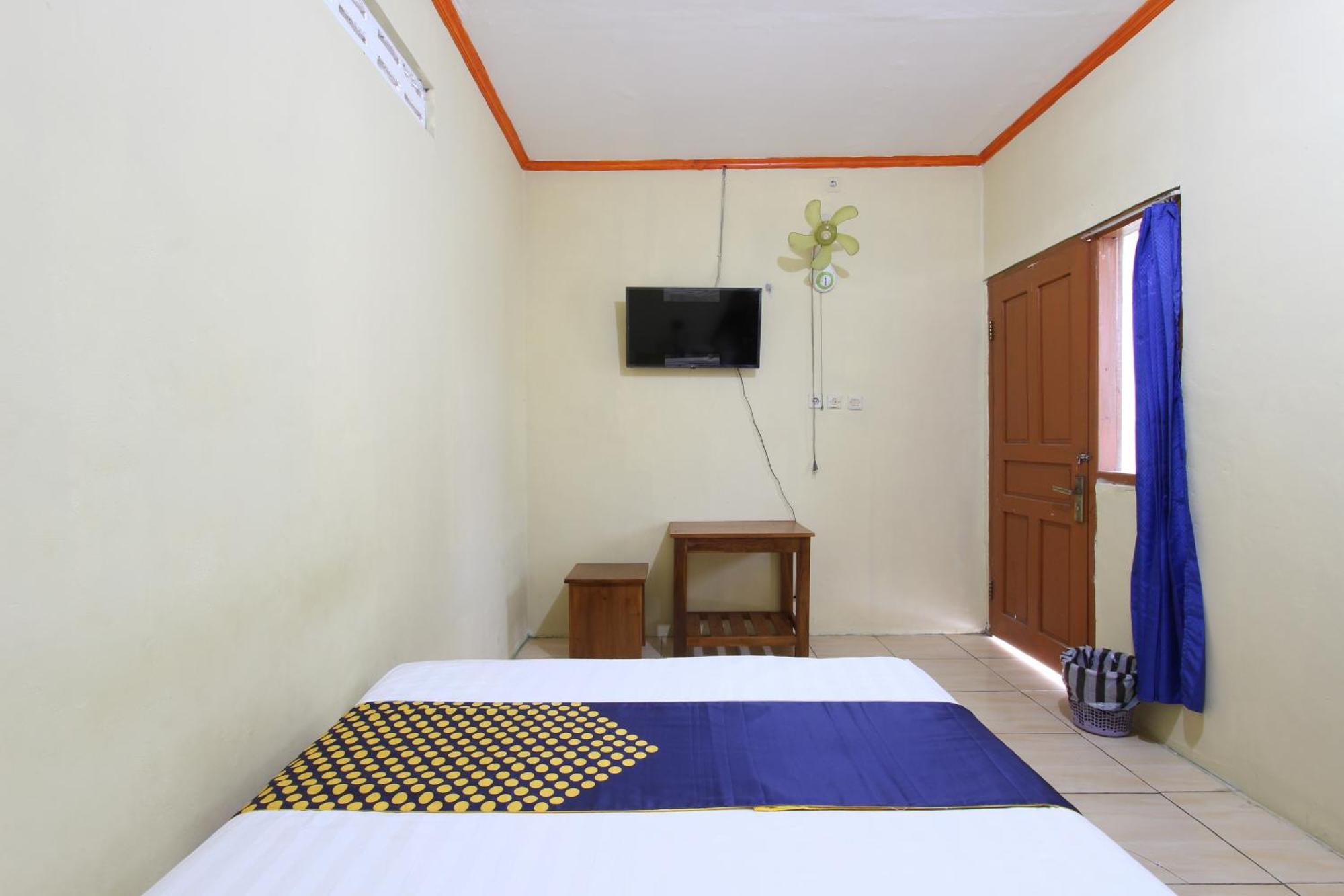 Oyo 92231 Penginapan Tanjung Alang Syariah Makassar Buitenkant foto