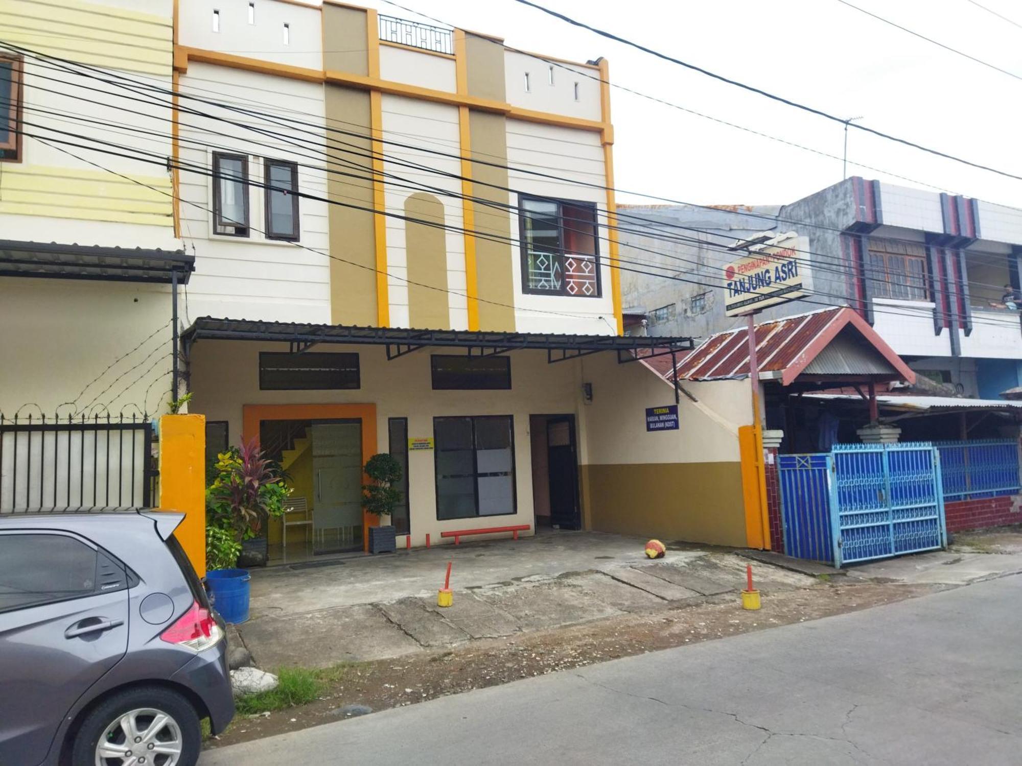 Oyo 92231 Penginapan Tanjung Alang Syariah Makassar Buitenkant foto